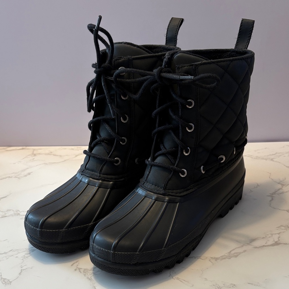 Sperry women’s size 7 Black Quilted Lace-Up Duck Boots waterproof rubber boots